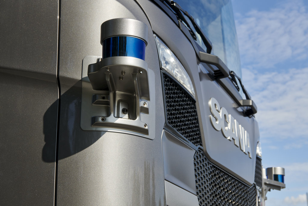 Scania testa la guida autonoma in autostrada